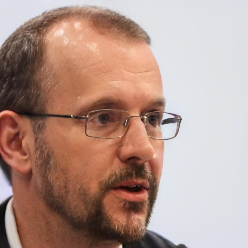 Marcus Weber - Abteilungsleiter Personal bei TechVision GmbH